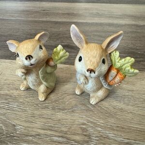 2 Homco Bunny Rabbits Porcelain Figurines 3.2" Tall Easter Spring Carrots #1410
